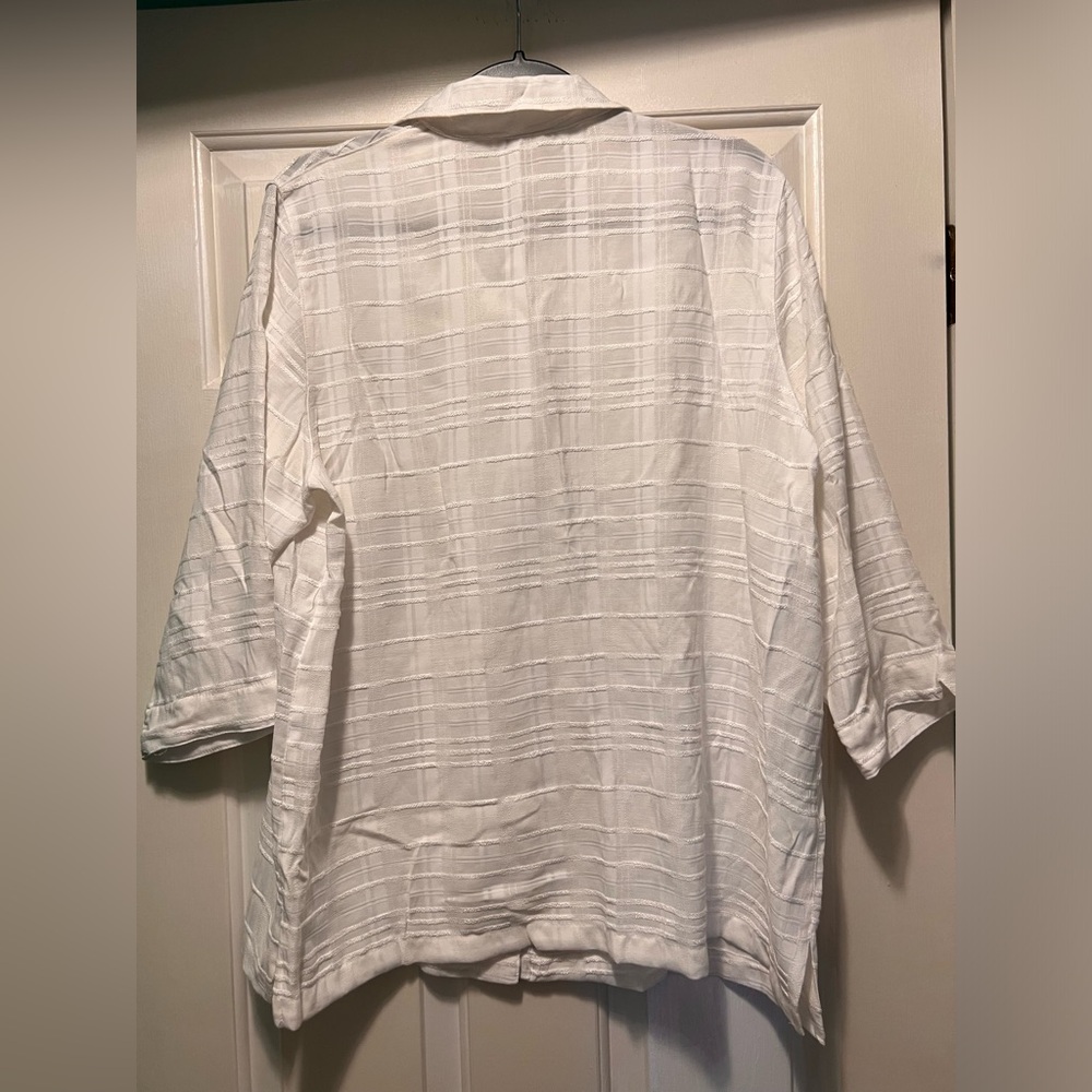 White Button-Up Blouse - Picture 2 of 4